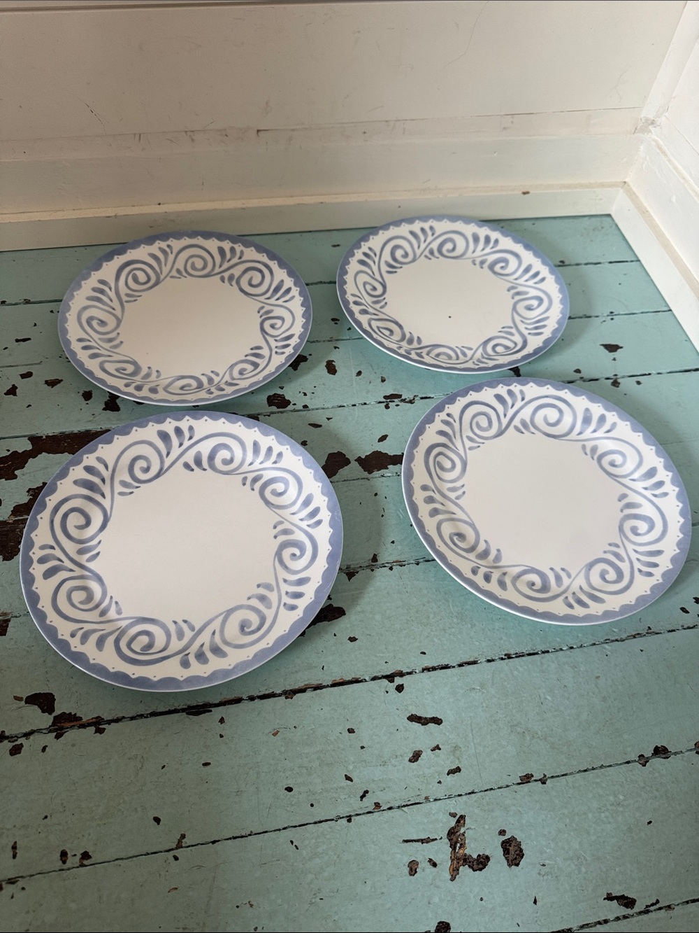 Corelle Oceanview discontinued 1993 to 2001) 4 Dinner plates, 1 chipped